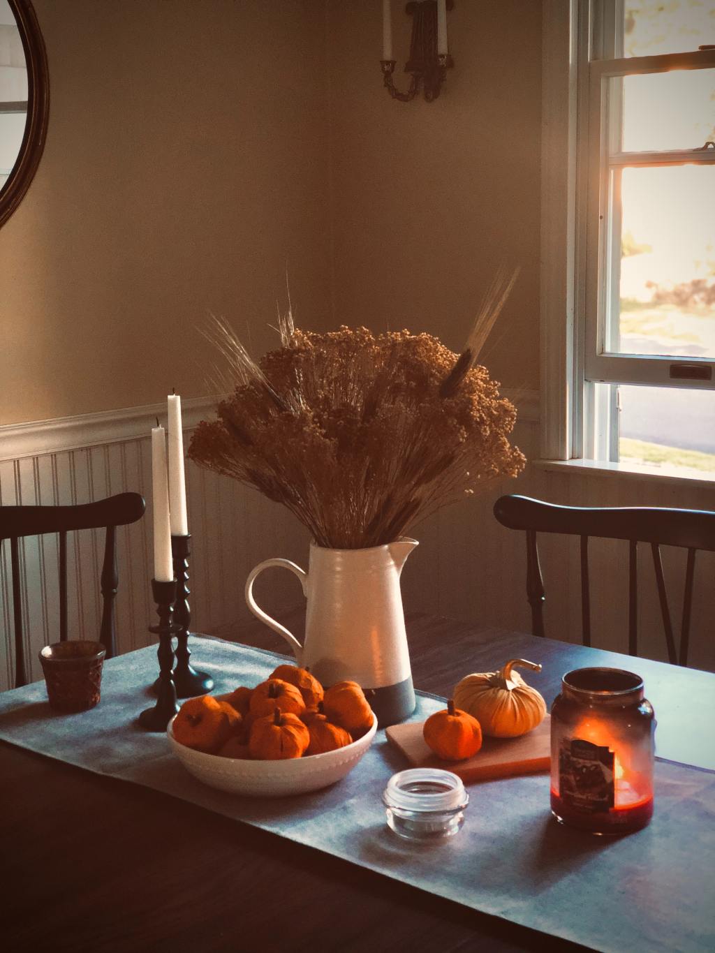 5 Cute and Easy Table Centerpieces for&nbsp;Fall